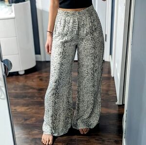 Black and white print wide leg pants